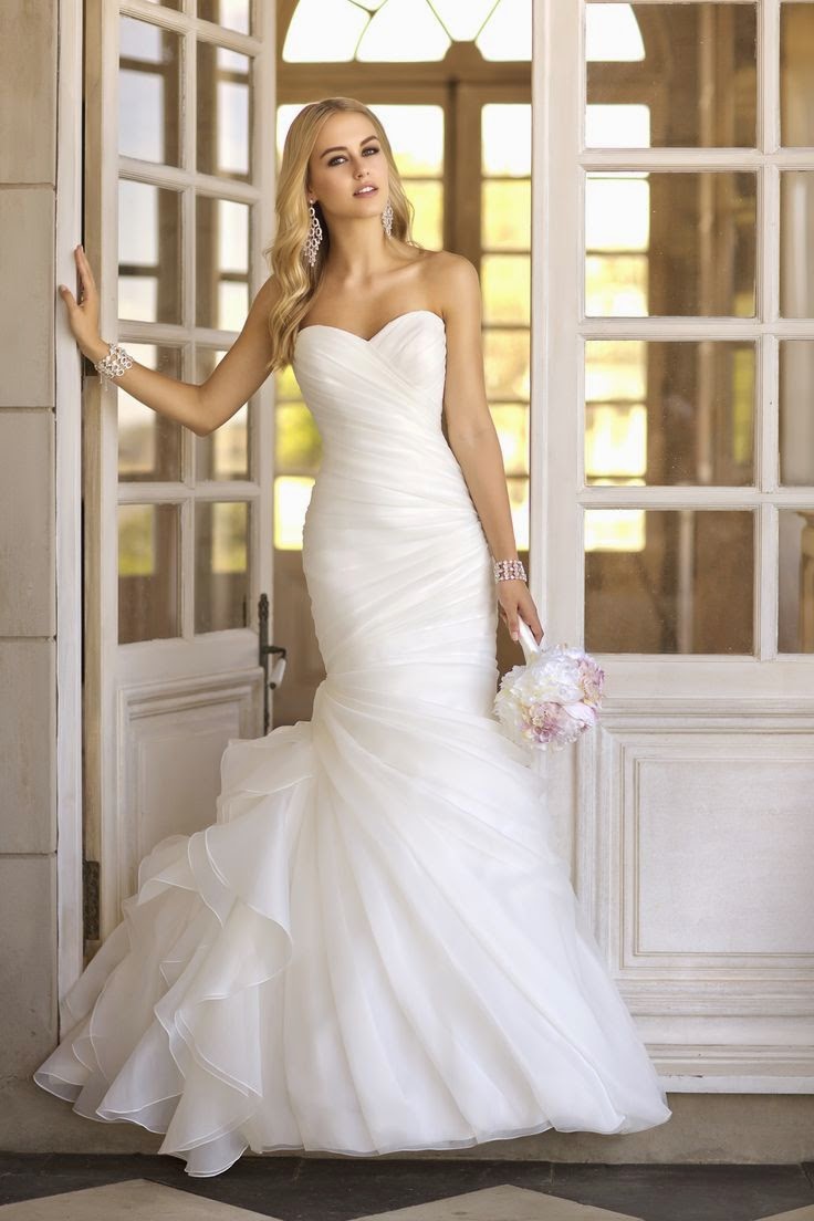 The Wedding Log PEGS Bridal Gown Cover Ups and Hair 3